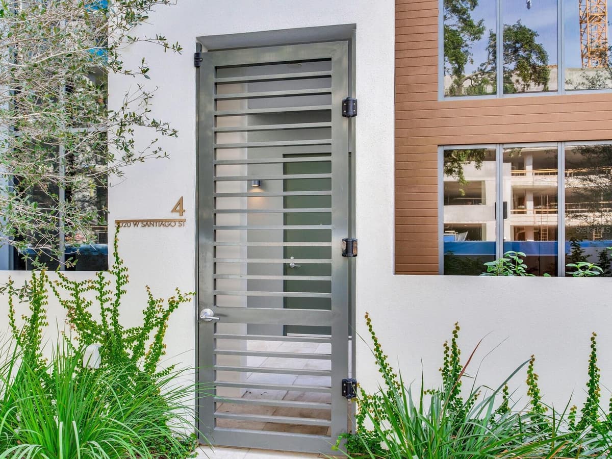 3020 SANTIAGO STREET — photo 2 of 81