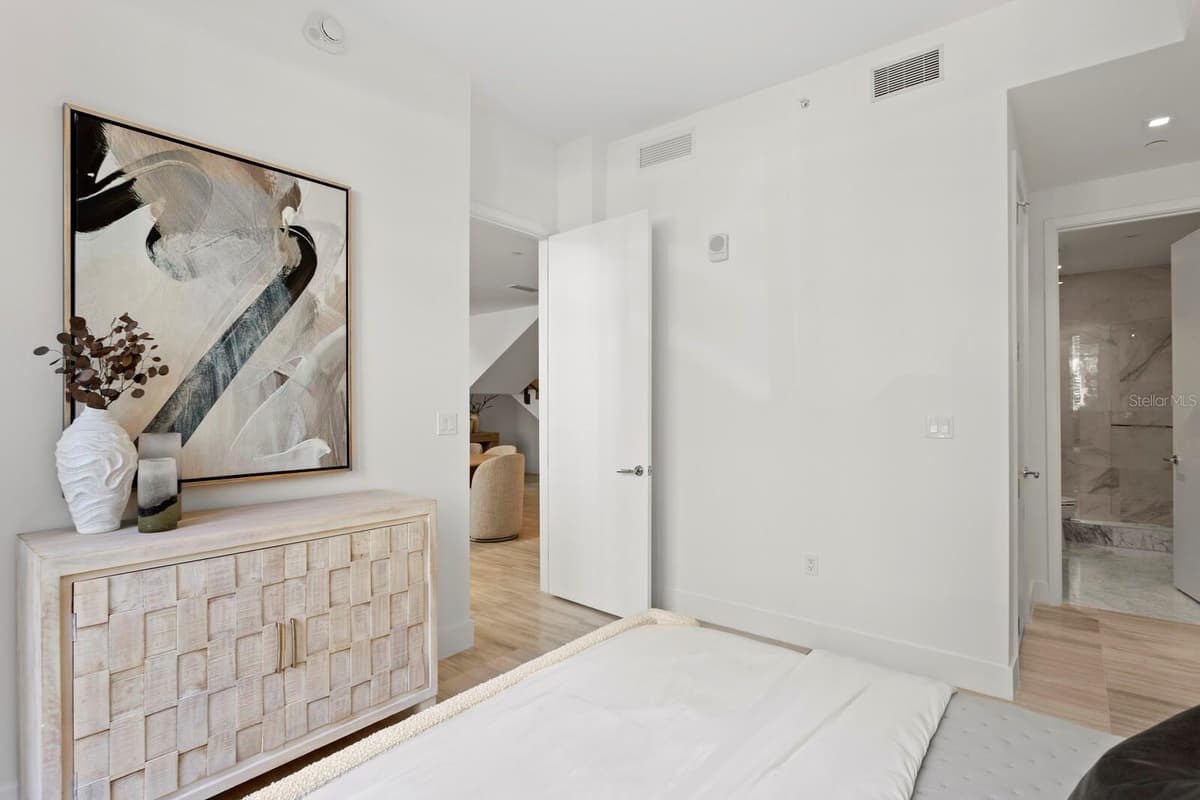 3020 SANTIAGO STREET — photo 22 of 81