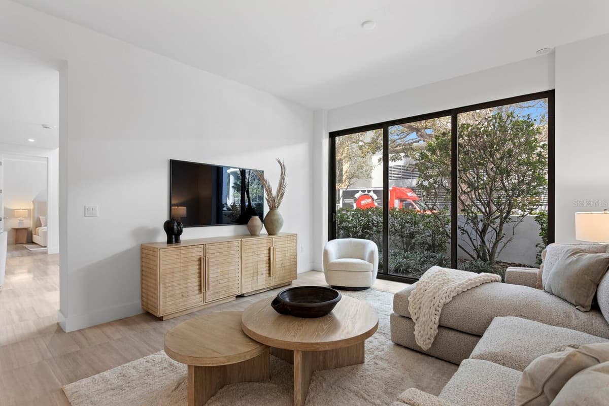 3020 SANTIAGO STREET — photo 17 of 81
