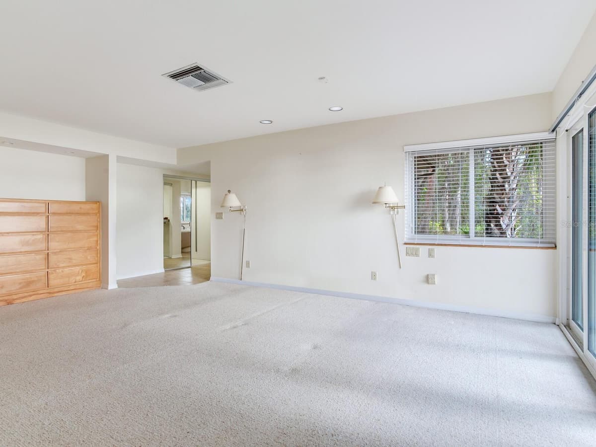 18120 WAYNE ROAD — photo 56 of 100