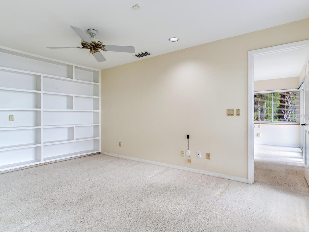18120 WAYNE ROAD — photo 53 of 100