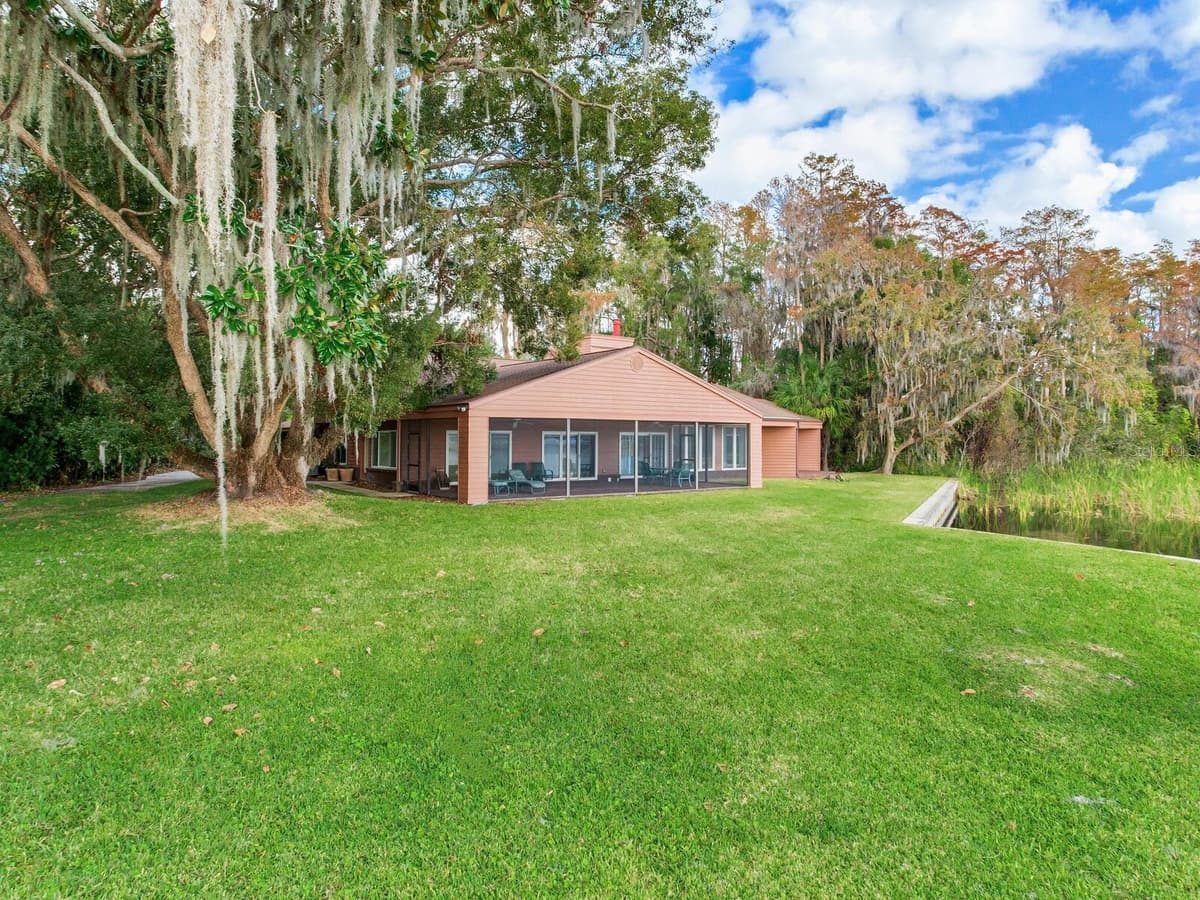 18120 WAYNE ROAD — photo 91 of 100