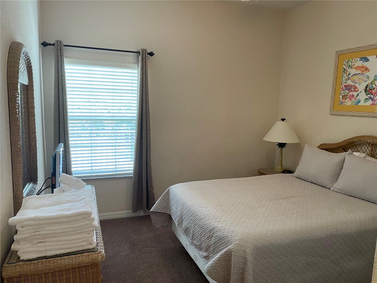 409 LUCAYA LOOP — photo 13 of 51