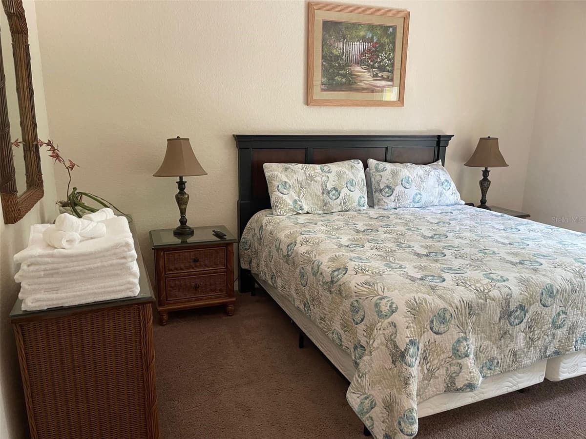 409 LUCAYA LOOP — photo 18 of 51