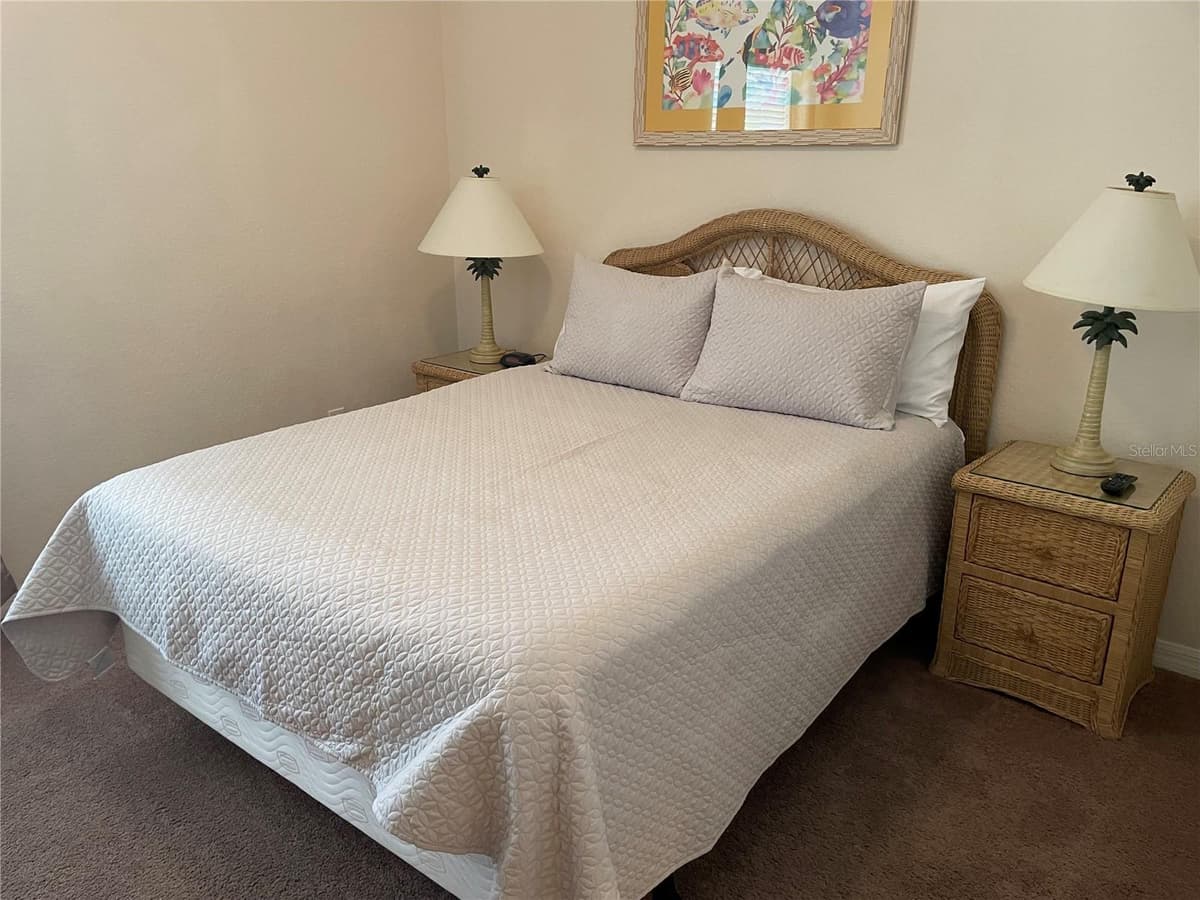 409 LUCAYA LOOP — photo 15 of 51