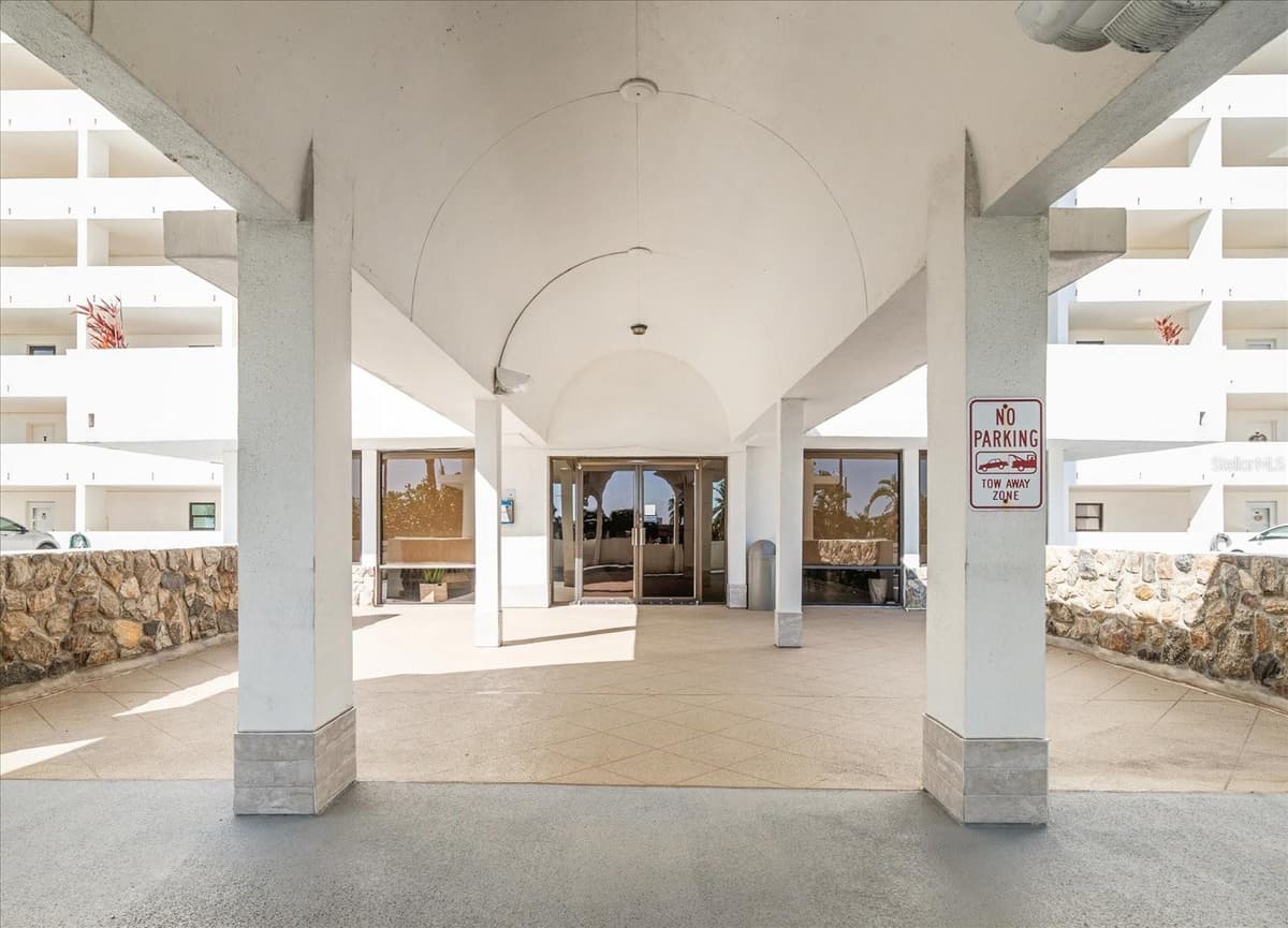 1230 GULF BOULEVARD — photo 40 of 43