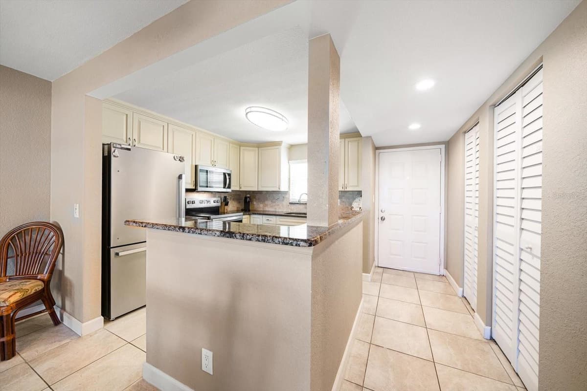 1230 GULF BOULEVARD — photo 18 of 43