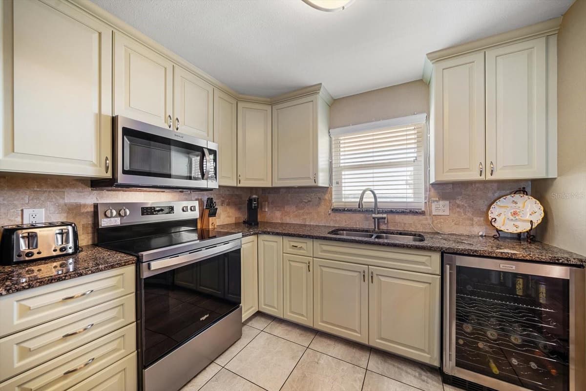 1230 GULF BOULEVARD — photo 16 of 43