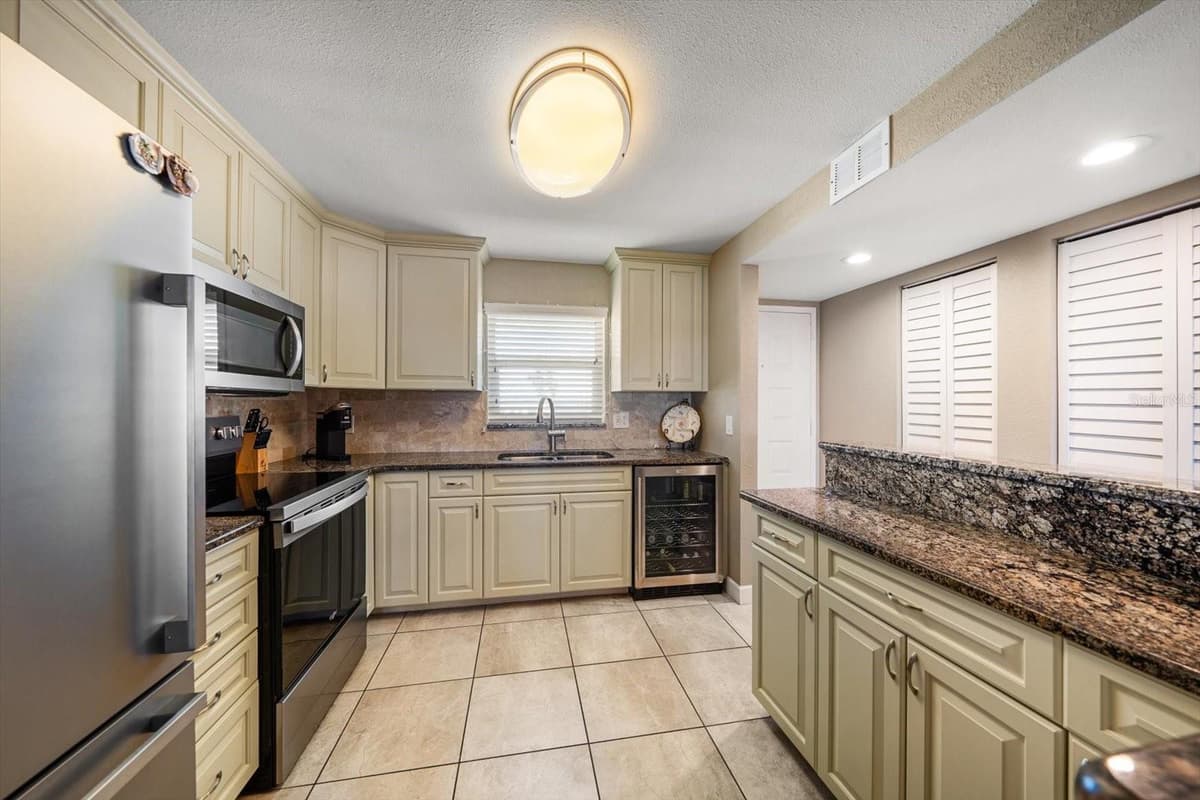 1230 GULF BOULEVARD — photo 15 of 43