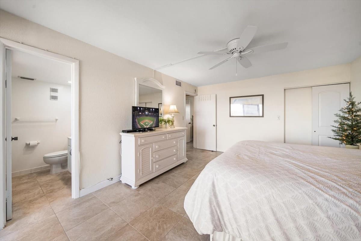1230 GULF BOULEVARD — photo 23 of 43