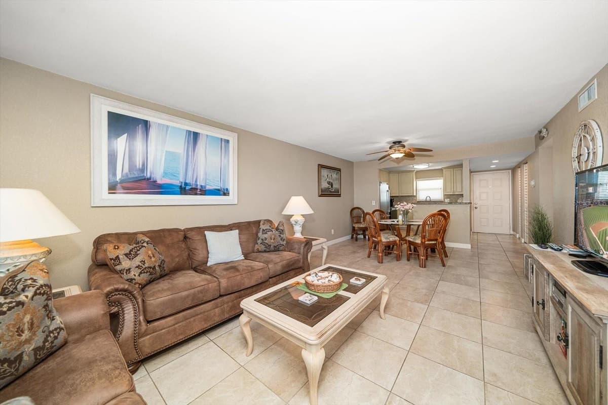 1230 GULF BOULEVARD — photo 8 of 43