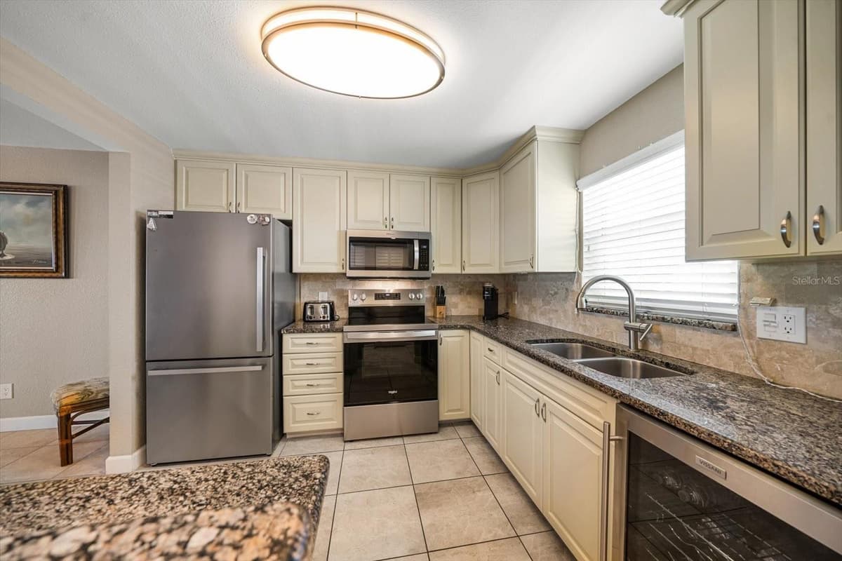 1230 GULF BOULEVARD — photo 3 of 43