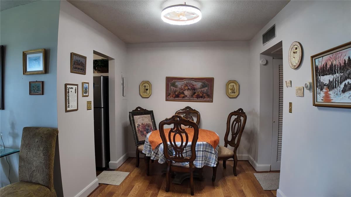 1600 LAKE PARKER DRIVE — photo 14 of 25