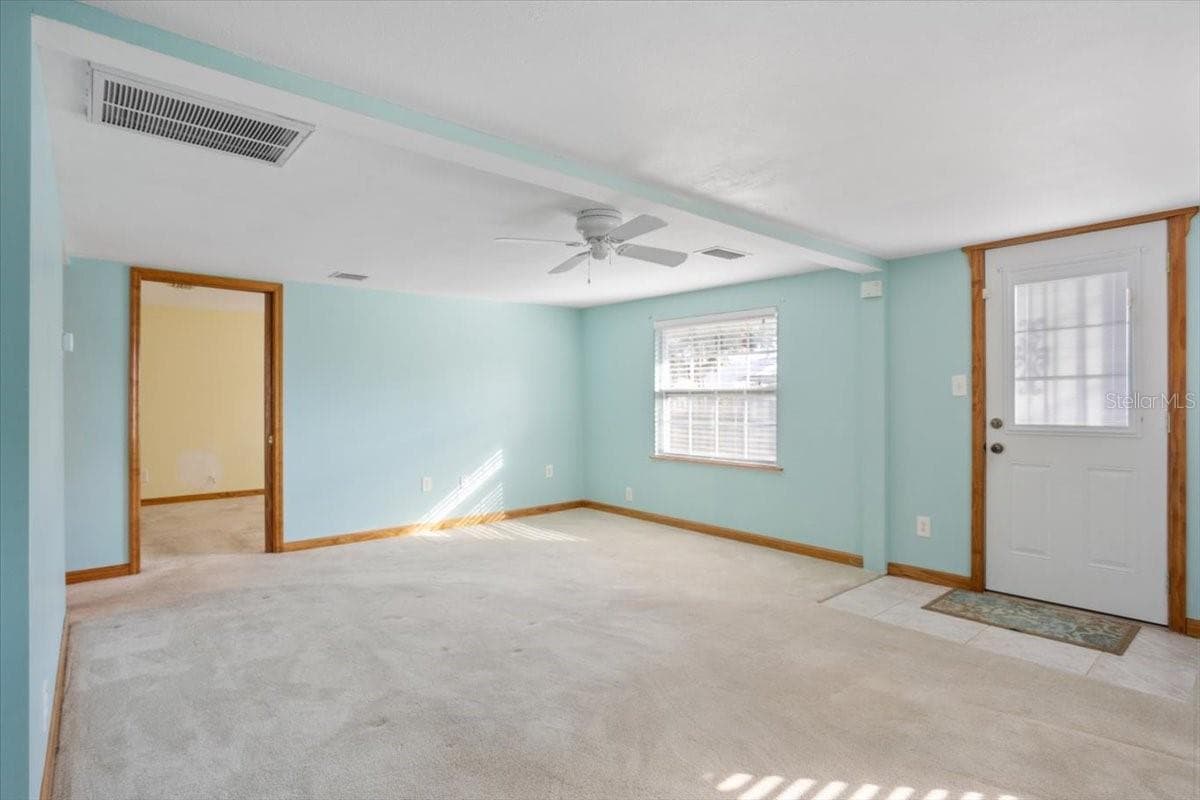 6 SEMINOLE DRIVE — photo 8 of 27