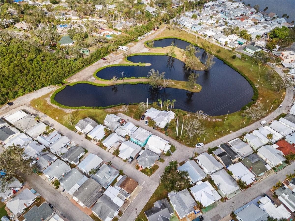 6 SEMINOLE DRIVE — photo 19 of 27