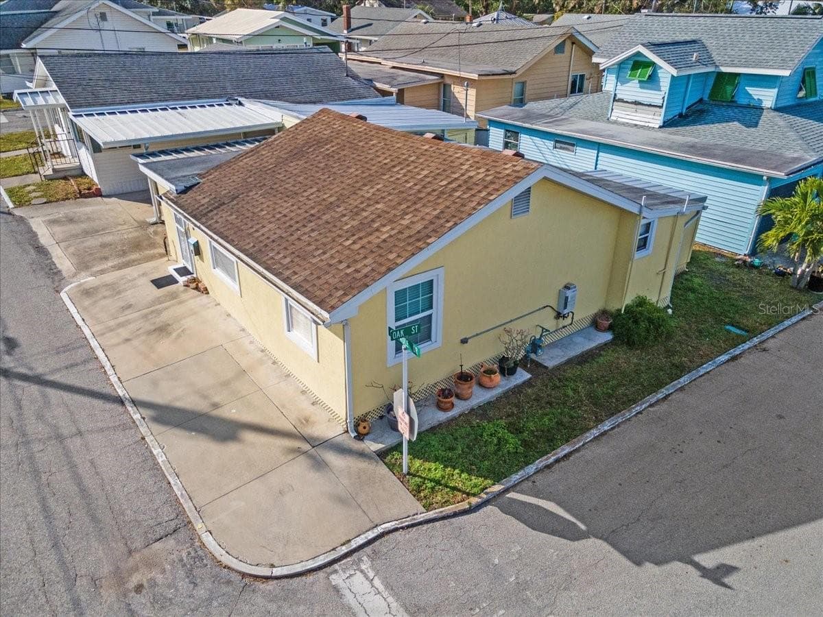 6 SEMINOLE DRIVE — photo 23 of 27