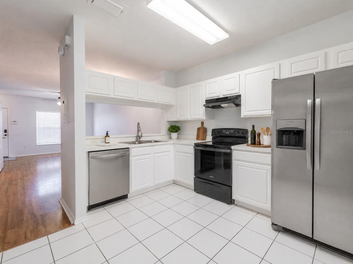 2432 LAKE WOODBERRY CIRCLE — photo 15 of 33