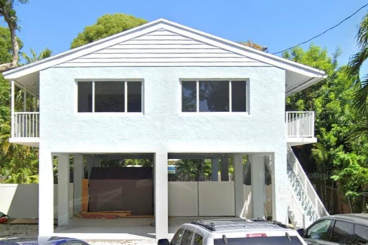 177 IROQUOIS STREET — photo 1 of 13