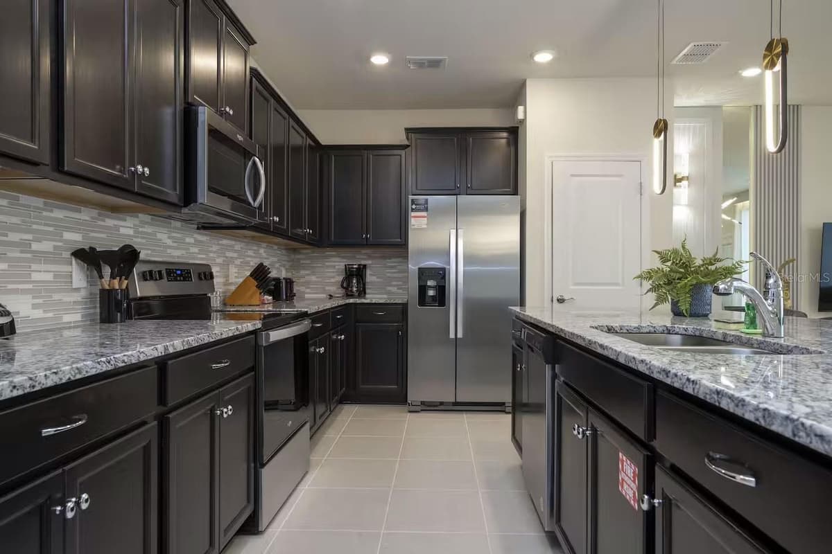 4294 LANA AVENUE — photo 14 of 64