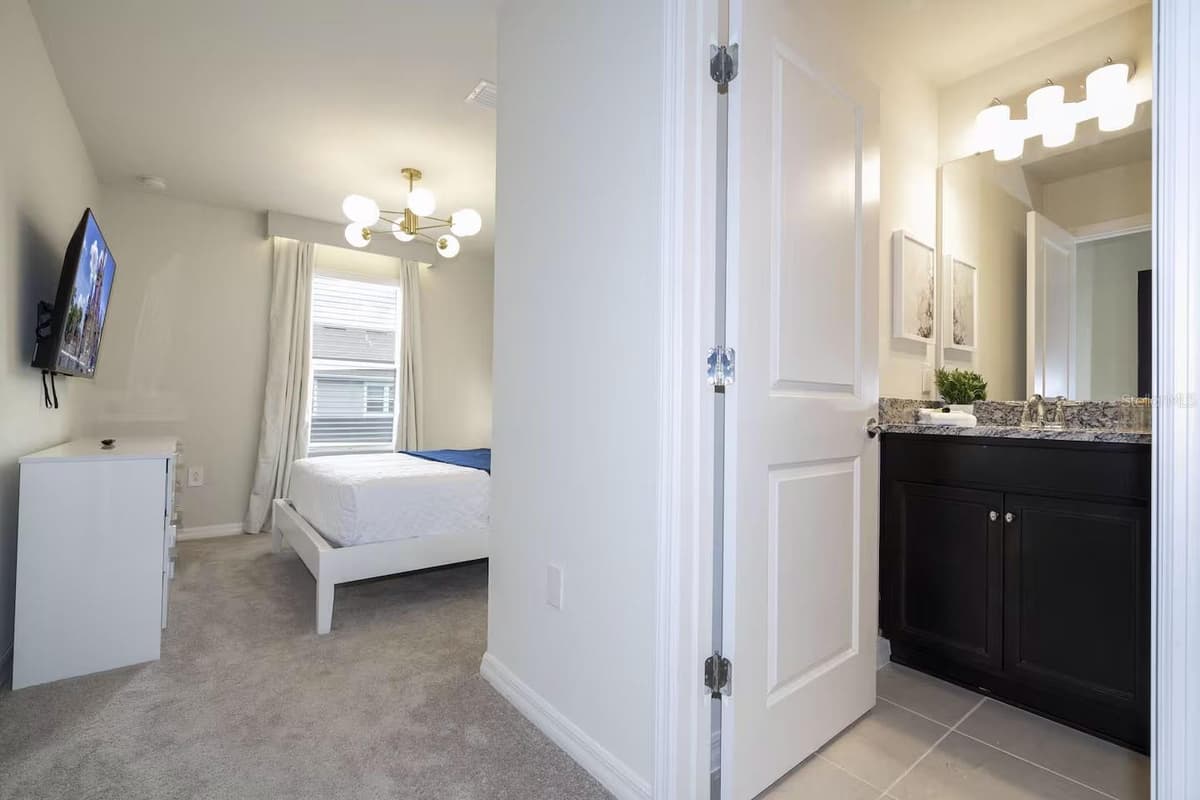 4294 LANA AVENUE — photo 34 of 64