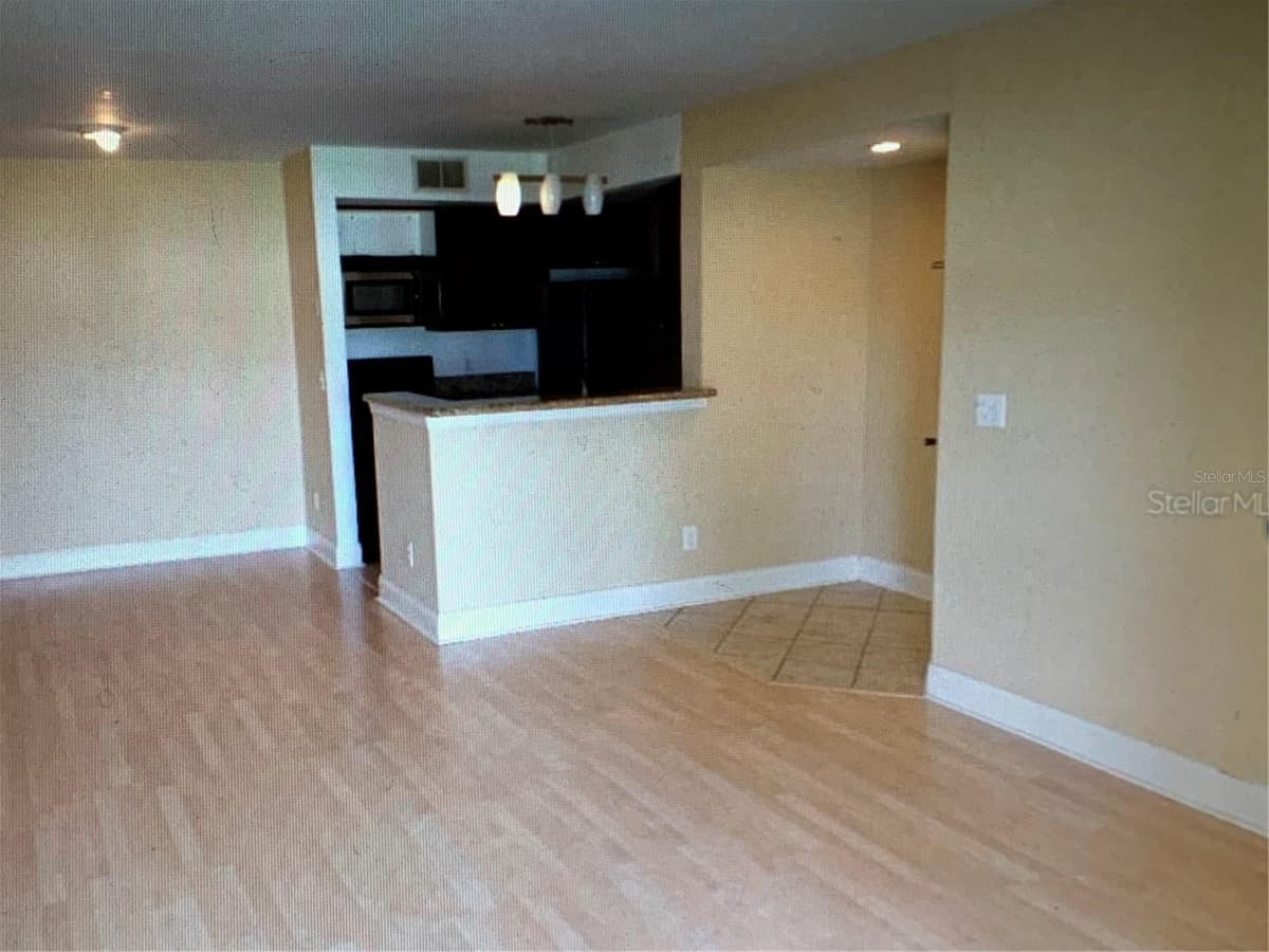 5124 CONROY ROAD — photo 3 of 5