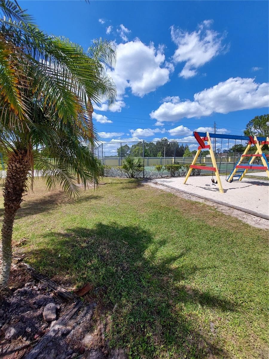 2027 ROYAL BAY BOULEVARD — photo 29 of 30