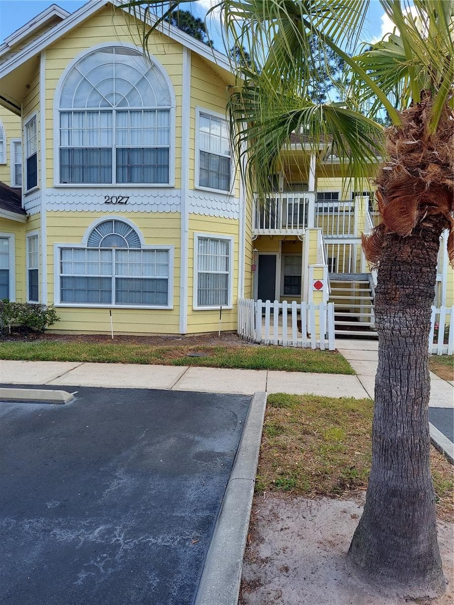 2027 ROYAL BAY BOULEVARD — photo 1 of 30