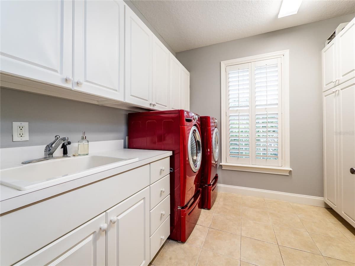 1945 40TH PLACE — photo 12 of 31