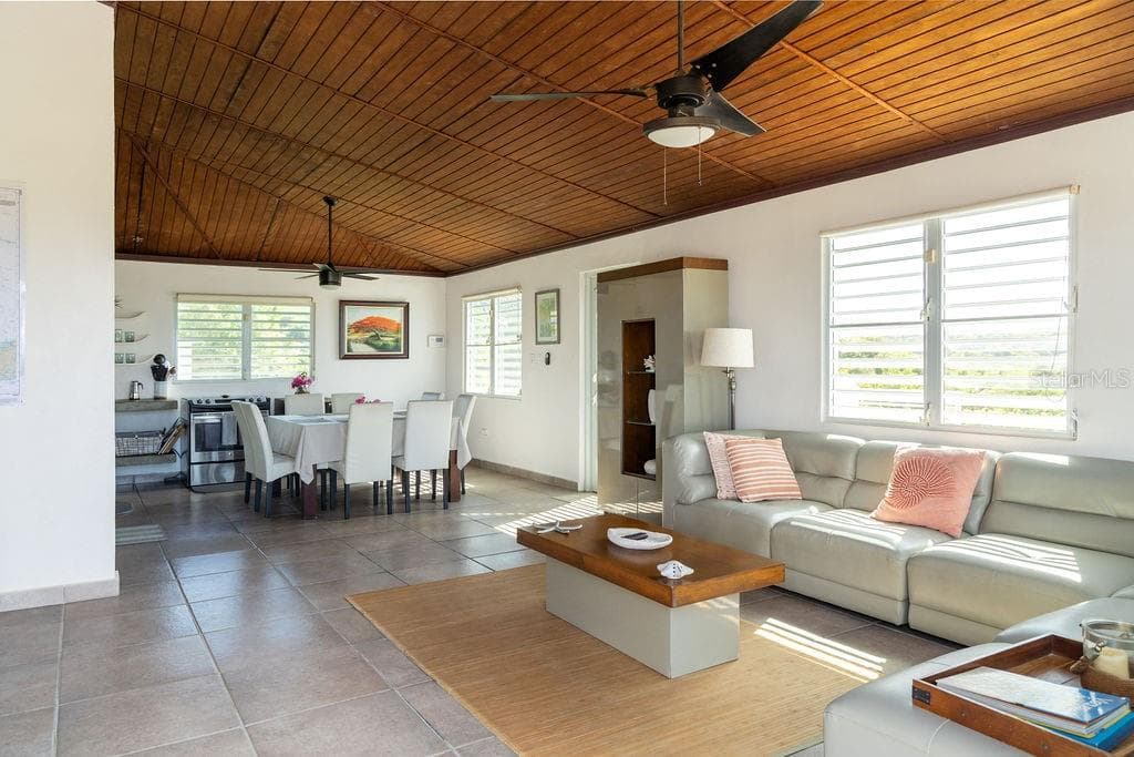 590-A CALLE 16, COMM VILLA BORINQUEN — photo 13 of 26
