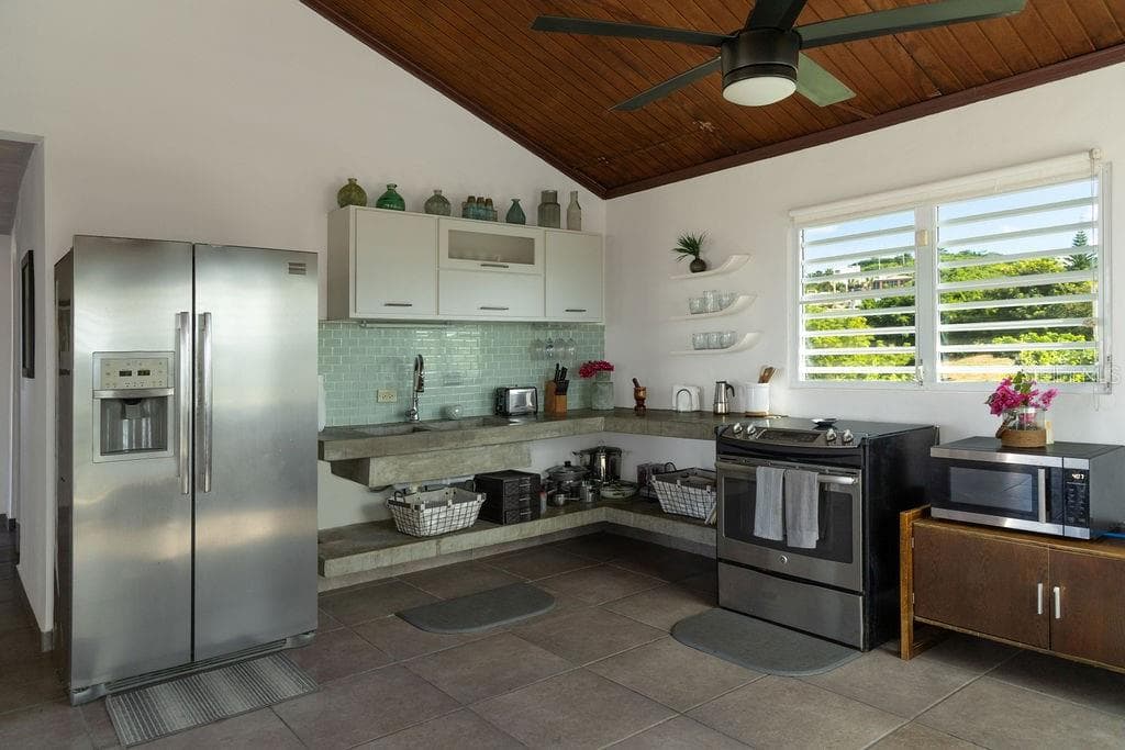 590-A CALLE 16, COMM VILLA BORINQUEN — photo 11 of 26