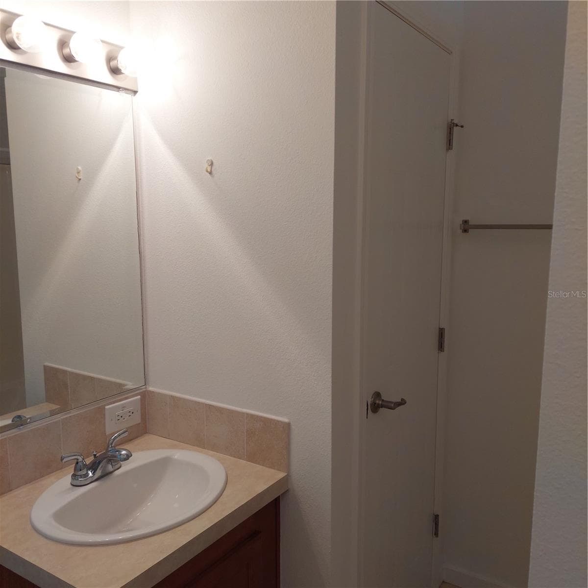 1760 DOROTHY BOULEVARD — photo 13 of 22