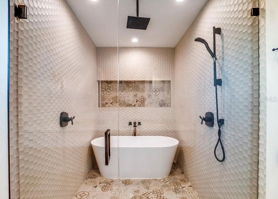 9403 GULF DR — photo 13 of 69