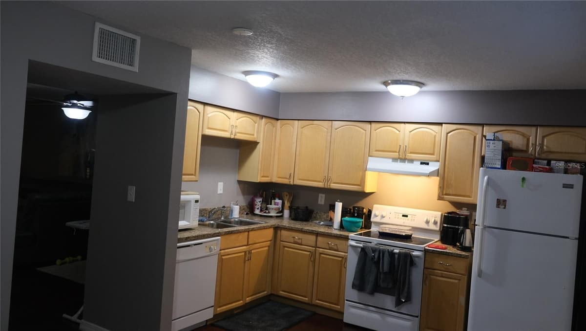 5850 CYPRESS GARDENS BOULEVARD — photo 7 of 34