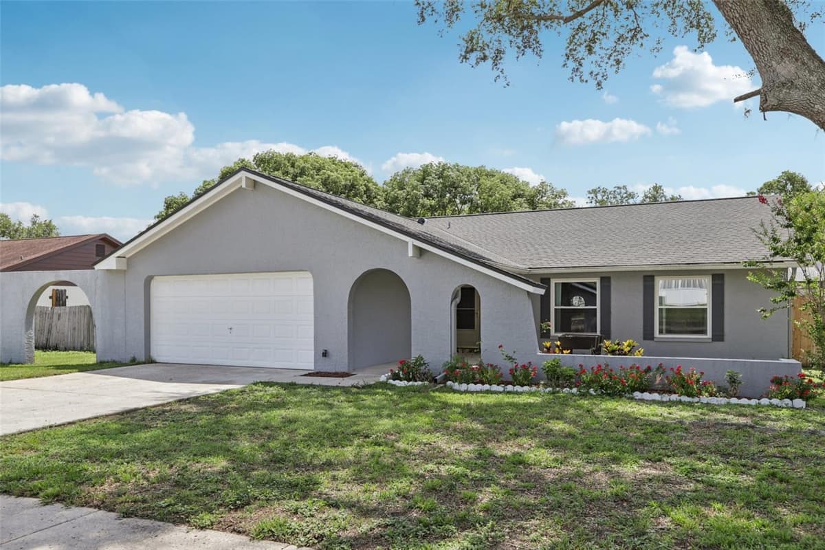 1009 BLACK KNIGHT DRIVE — photo 4 of 62