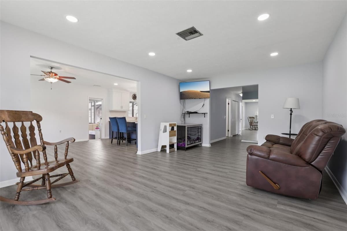 1009 BLACK KNIGHT DRIVE — photo 14 of 62