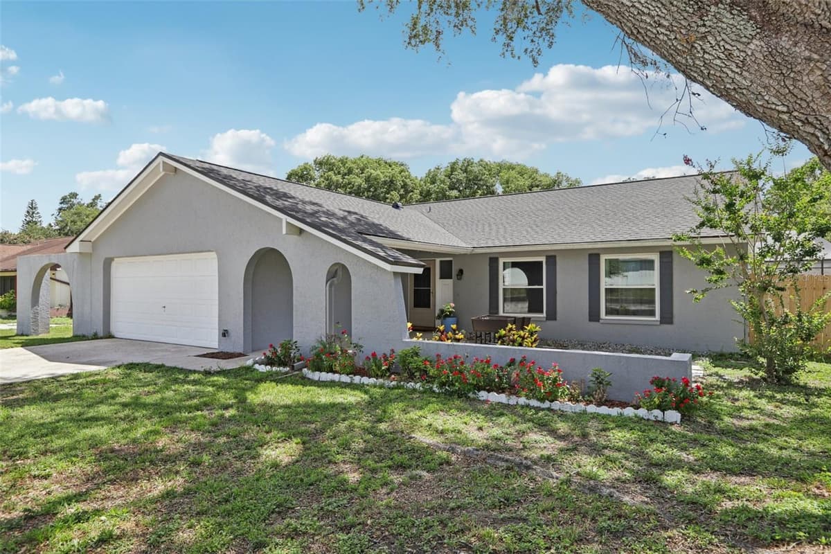 1009 BLACK KNIGHT DRIVE — photo 3 of 62