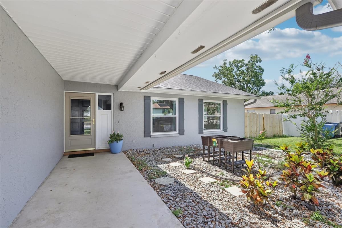 1009 BLACK KNIGHT DRIVE — photo 8 of 62