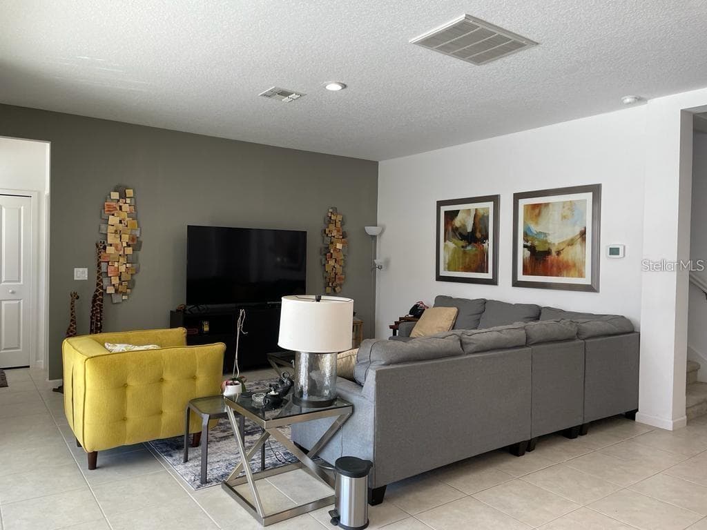 3850 OAKVILLE AVENUE — photo 3 of 33