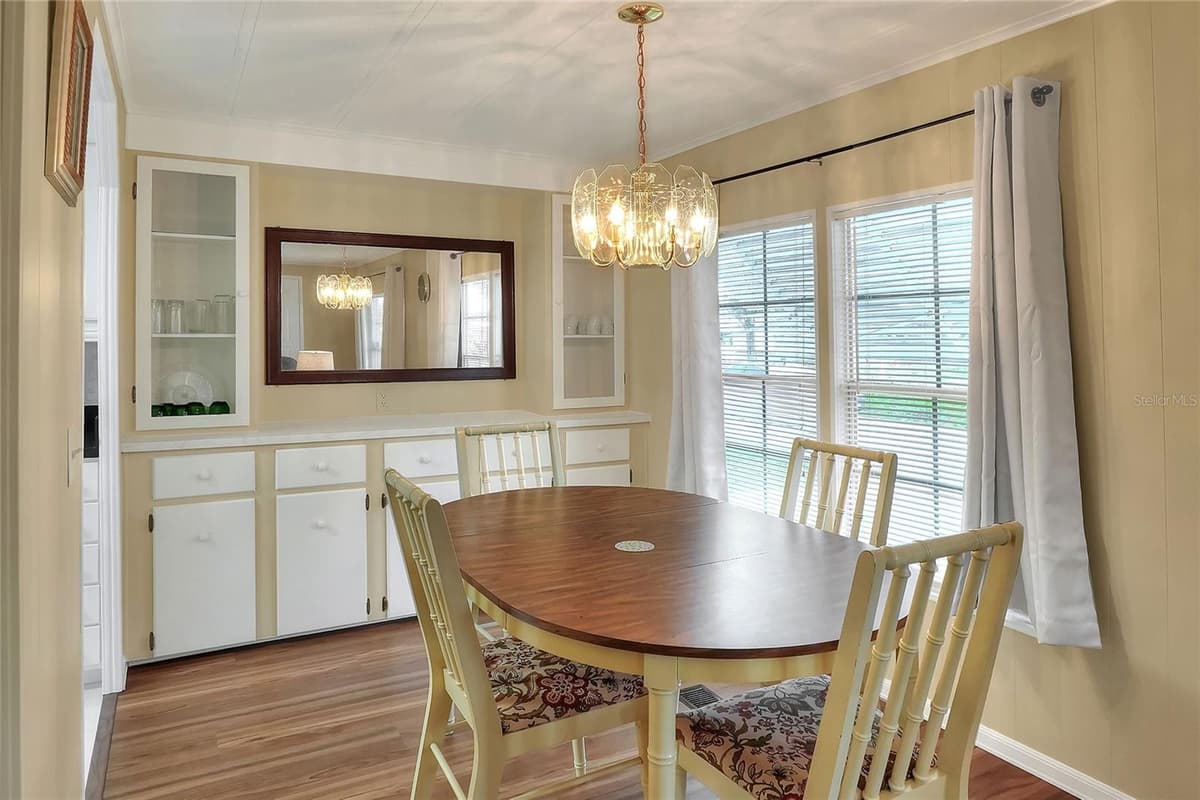 6308 BAYBERRY BOULEVARD — photo 15 of 51