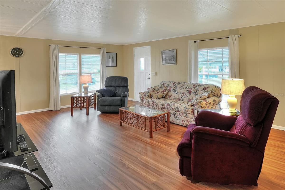 6308 BAYBERRY BOULEVARD — photo 5 of 51