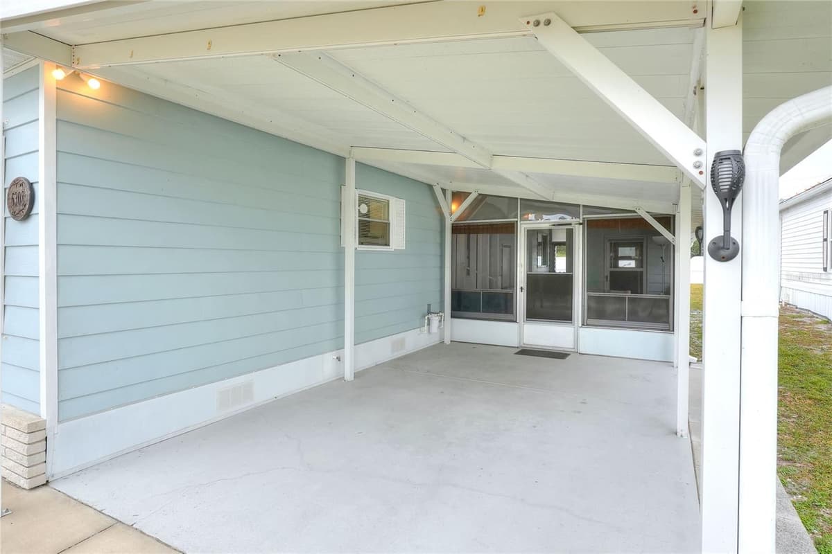 6308 BAYBERRY BOULEVARD — photo 10 of 51