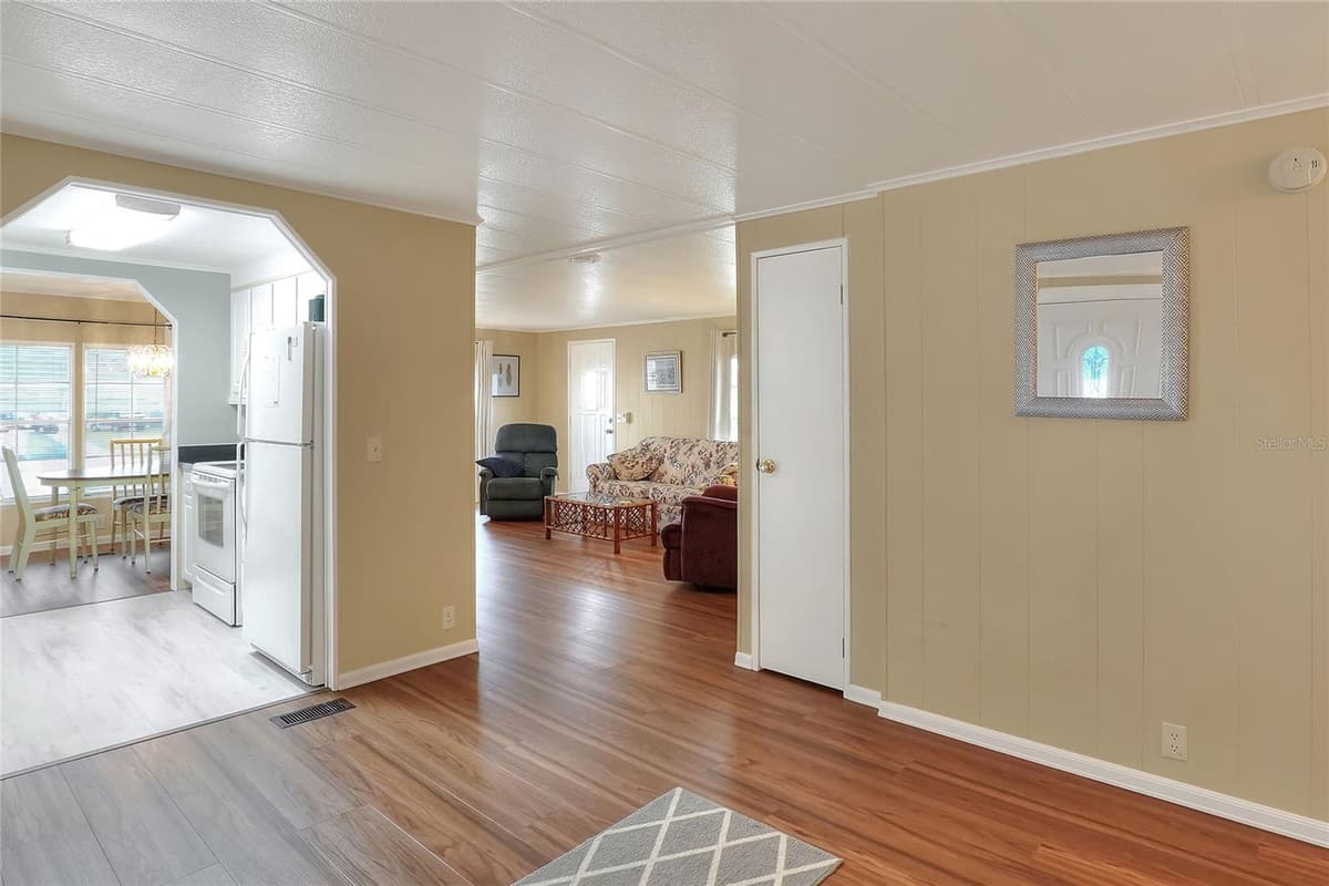 6308 BAYBERRY BOULEVARD — photo 13 of 51