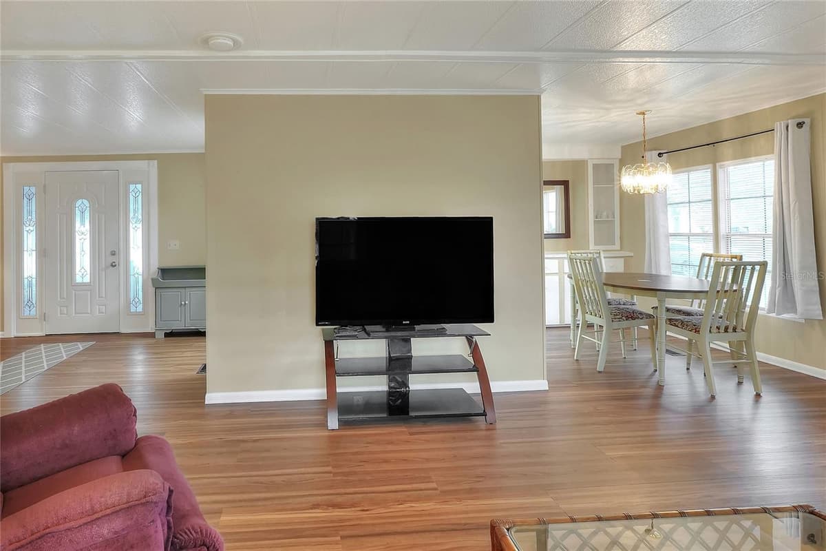 6308 BAYBERRY BOULEVARD — photo 14 of 51