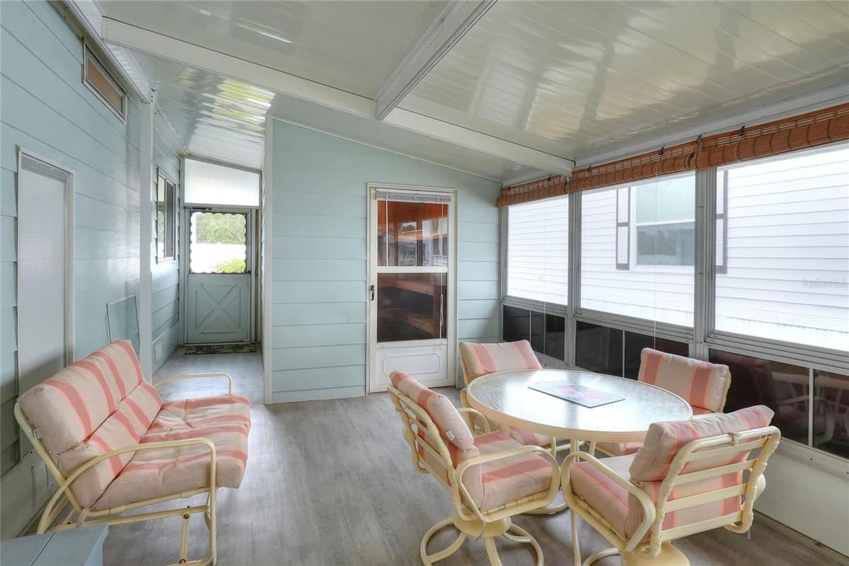 6308 BAYBERRY BOULEVARD — photo 11 of 51
