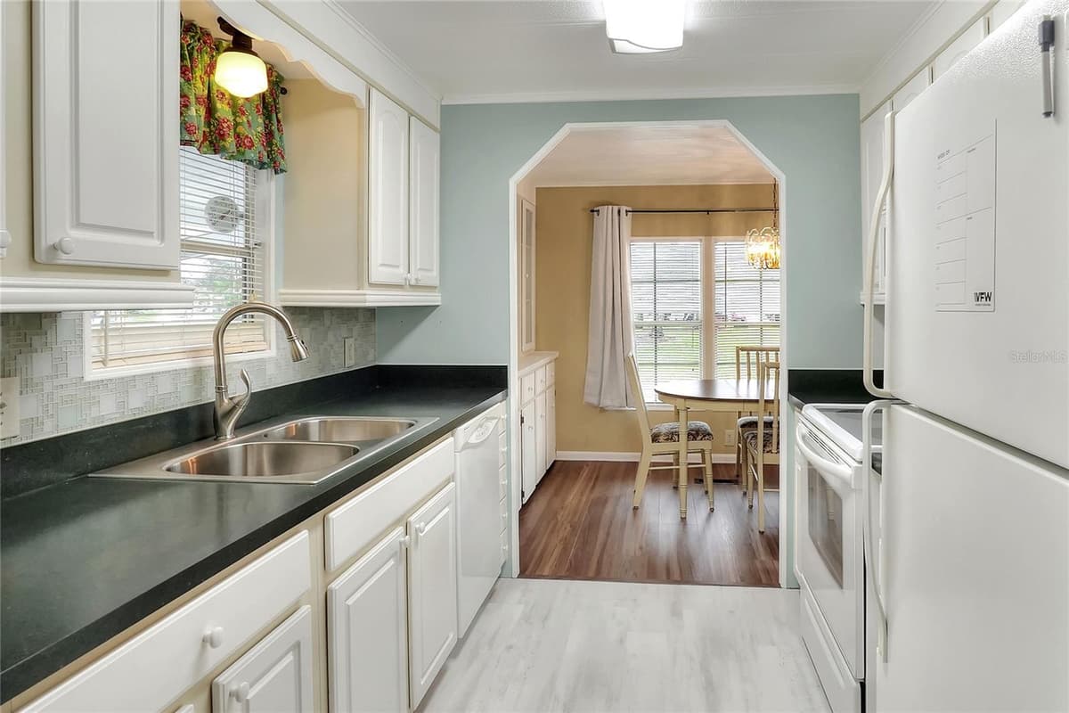 6308 BAYBERRY BOULEVARD — photo 18 of 51