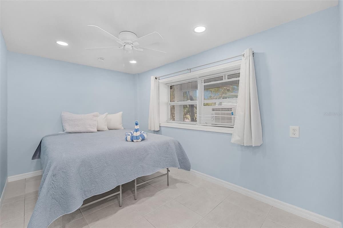 140 BAY MAR DRIVE — photo 19 of 37