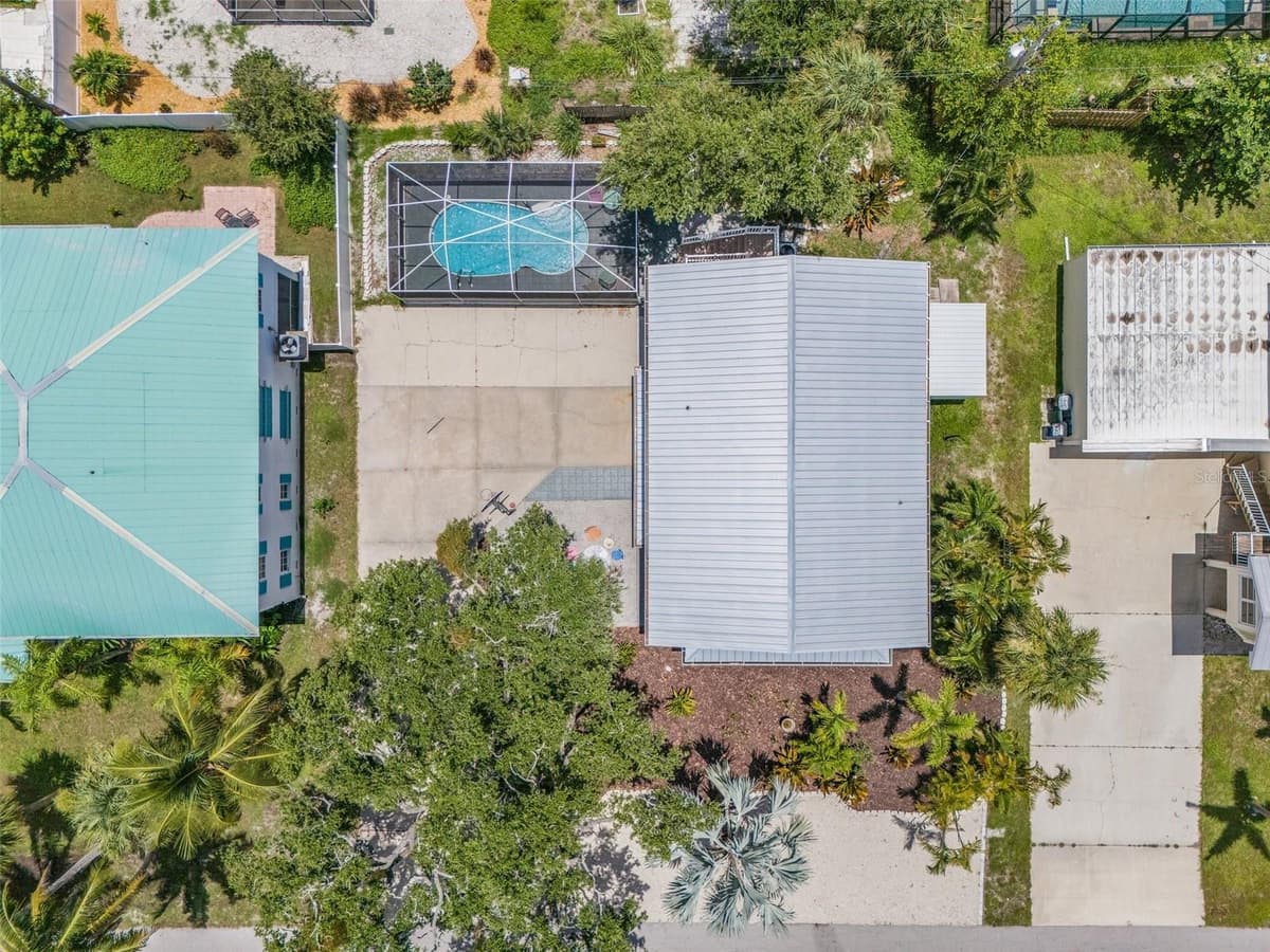 140 BAY MAR DRIVE — photo 34 of 37