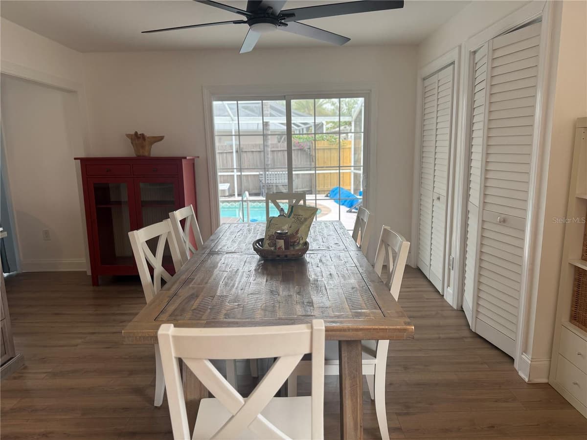 5311 CREEK DRIVE — photo 13 of 34