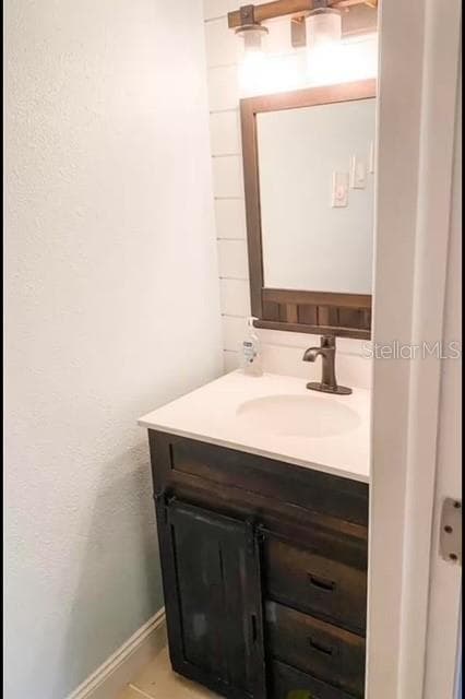 5311 CREEK DRIVE — photo 15 of 34