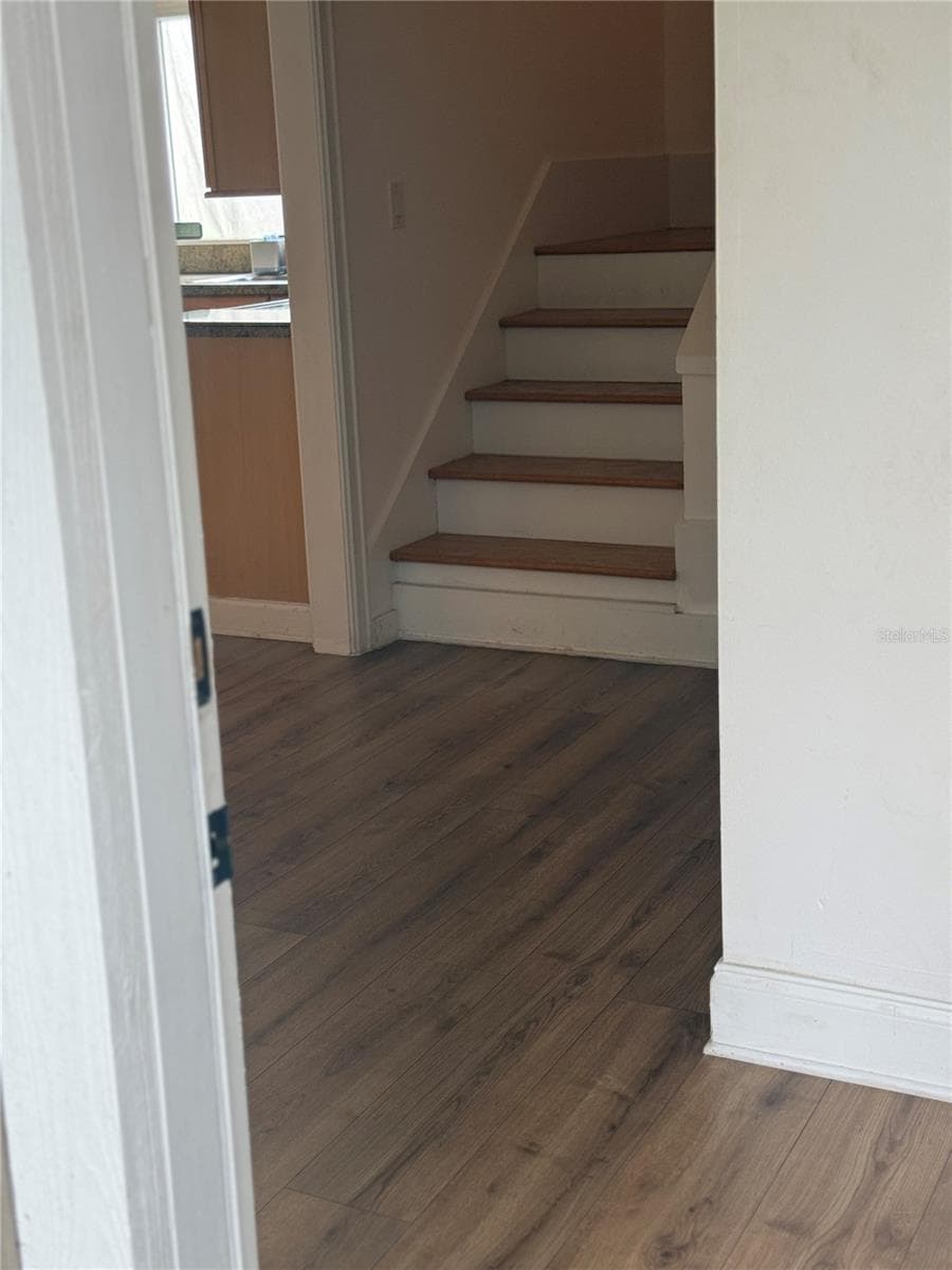 5311 CREEK DRIVE — photo 5 of 34